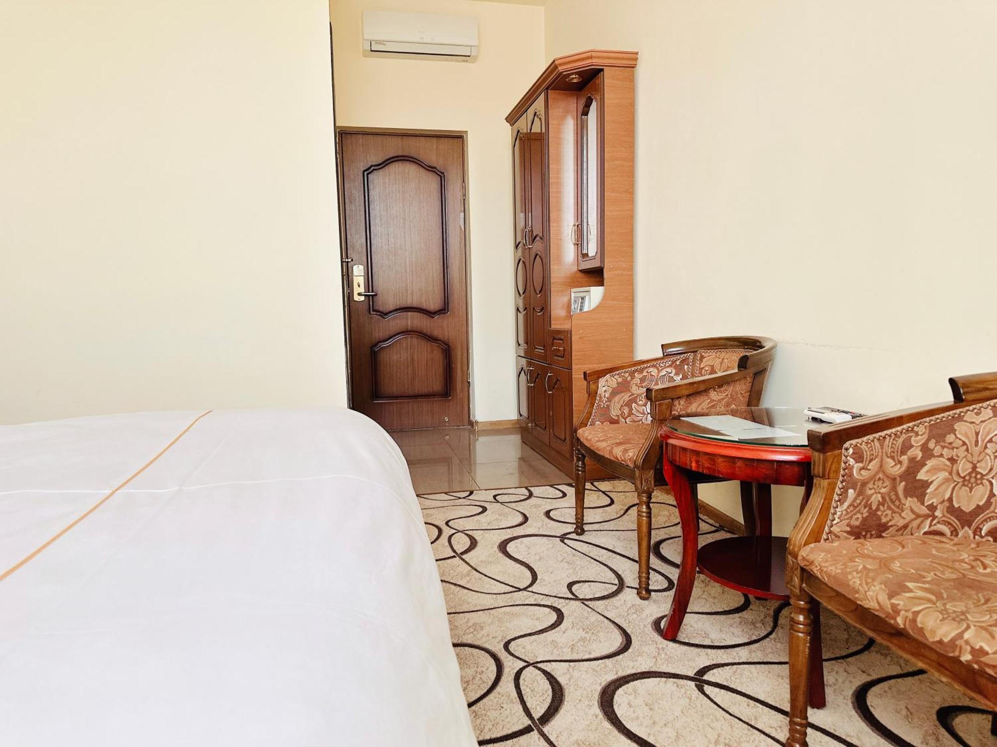 Sd Hotel Ереван Екстериор снимка
