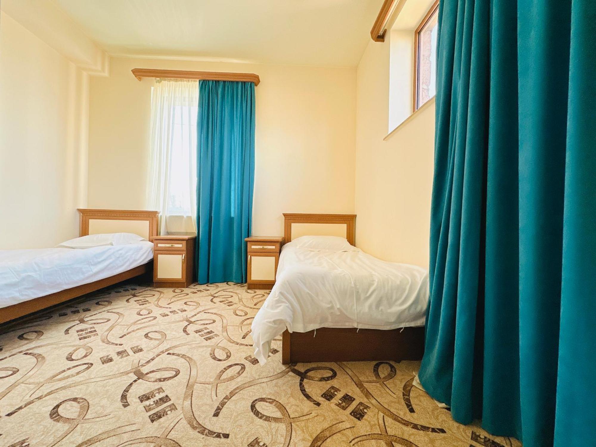 Sd Hotel Ереван Екстериор снимка
