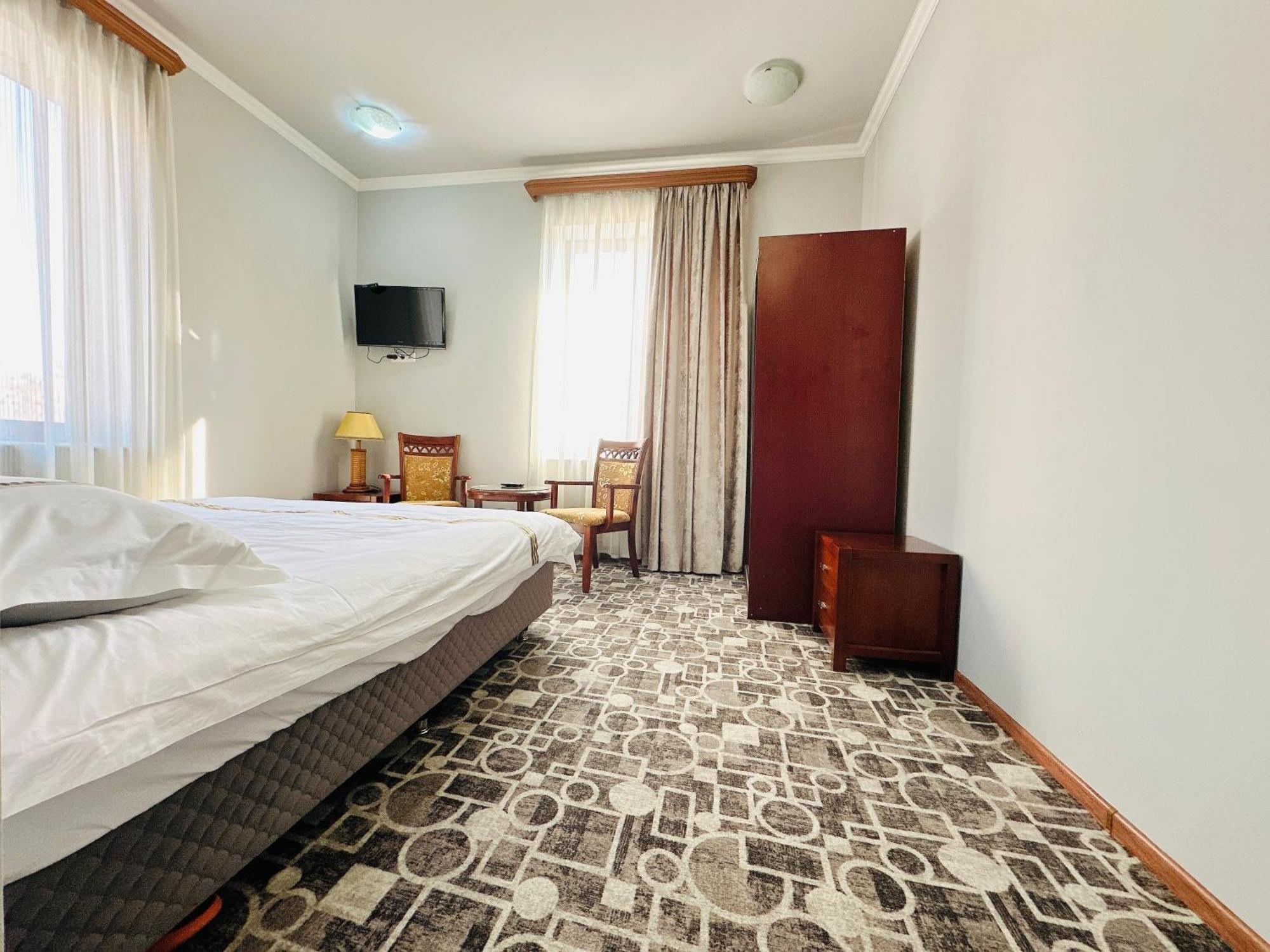 Sd Hotel Ереван Екстериор снимка