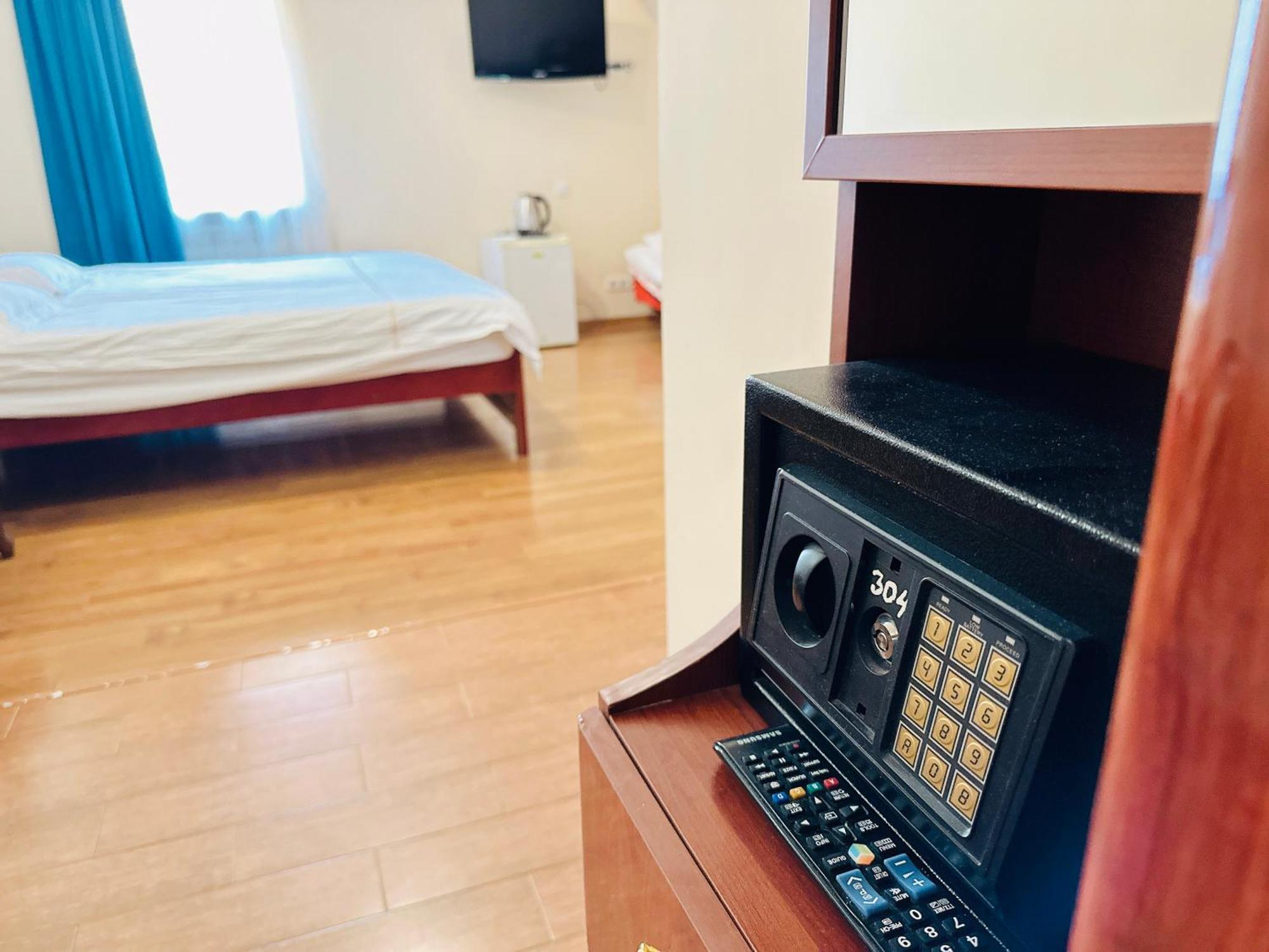 Sd Hotel Ереван Екстериор снимка