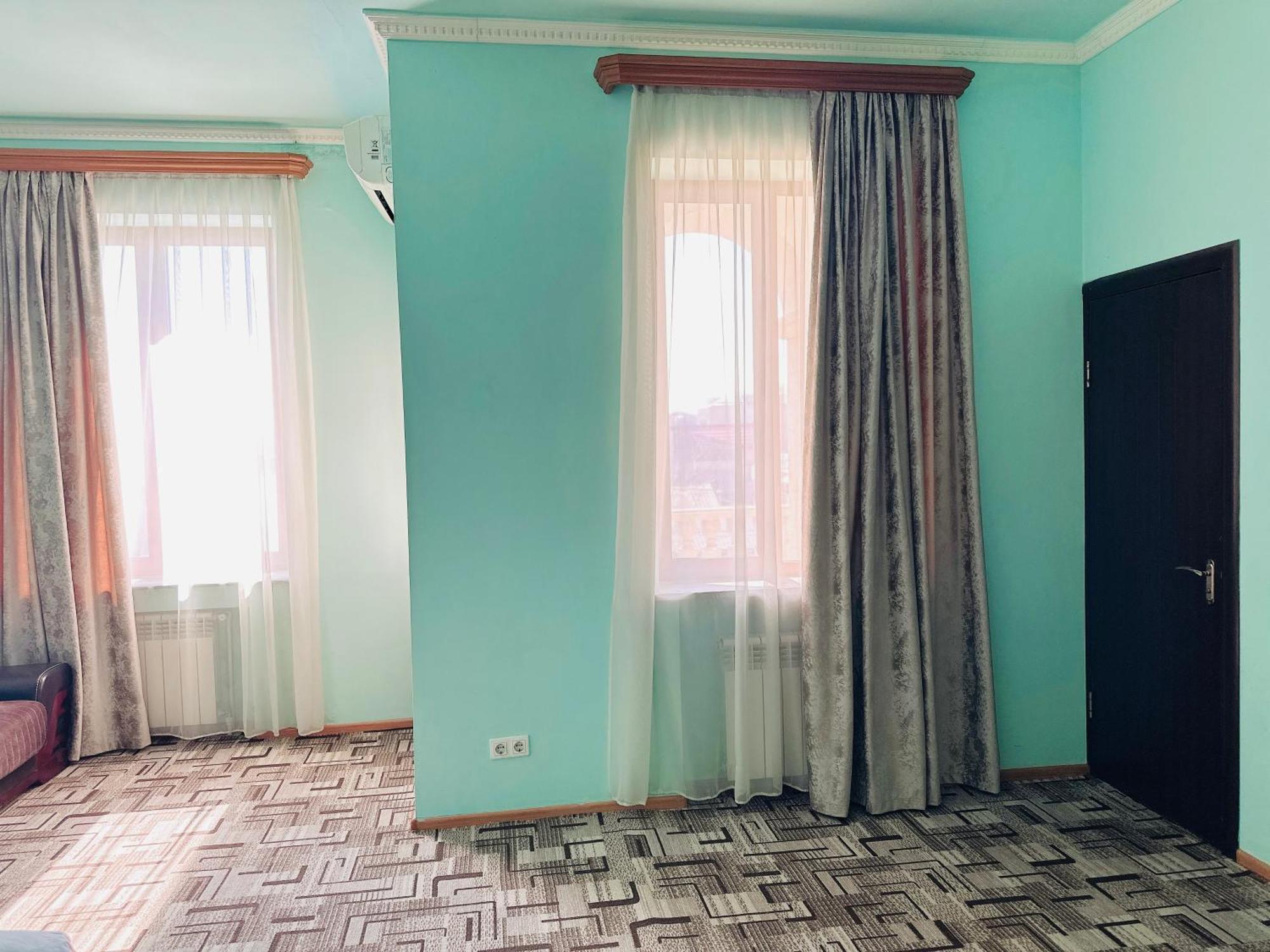 Sd Hotel Ереван Екстериор снимка