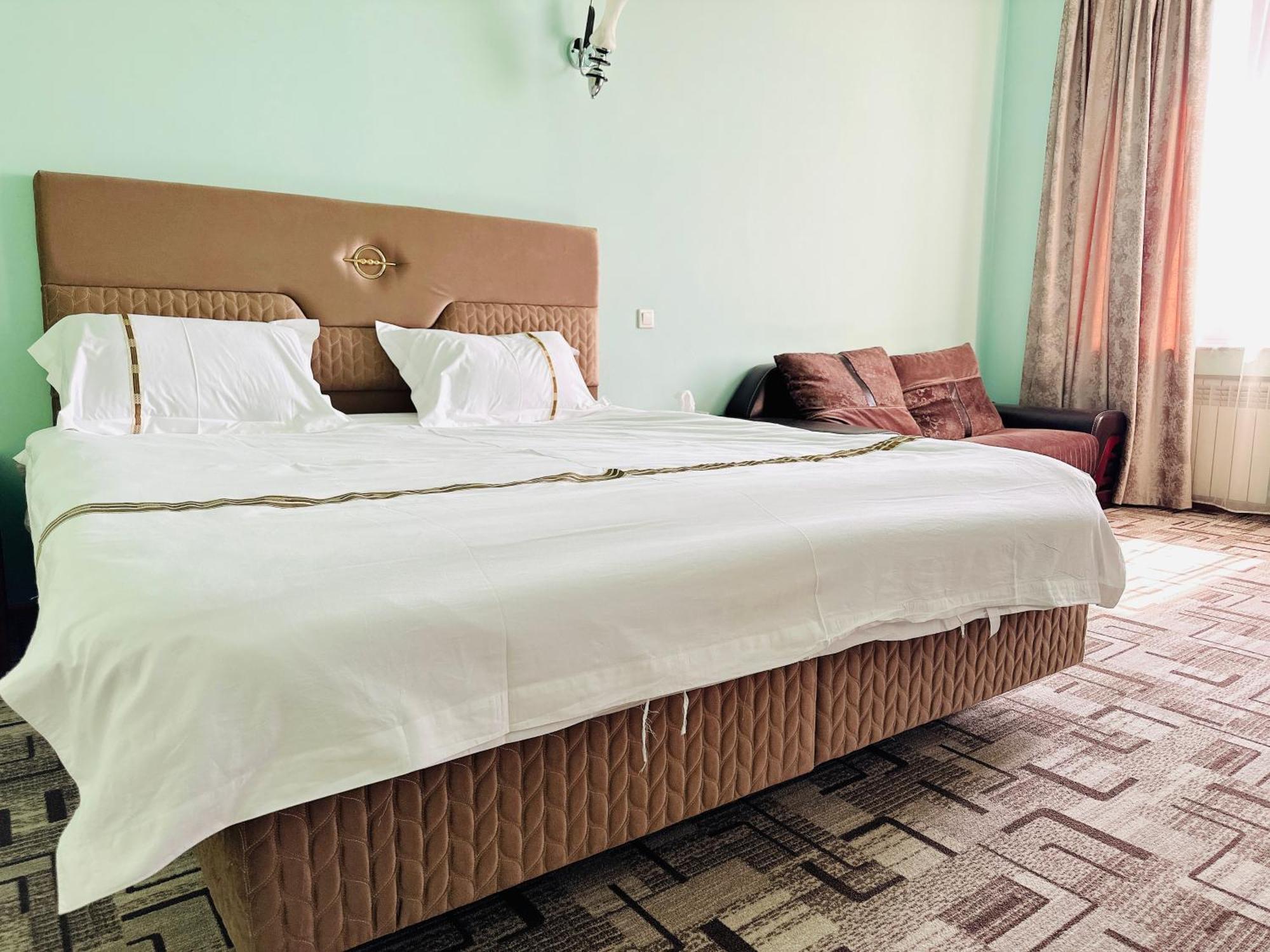 Sd Hotel Ереван Екстериор снимка